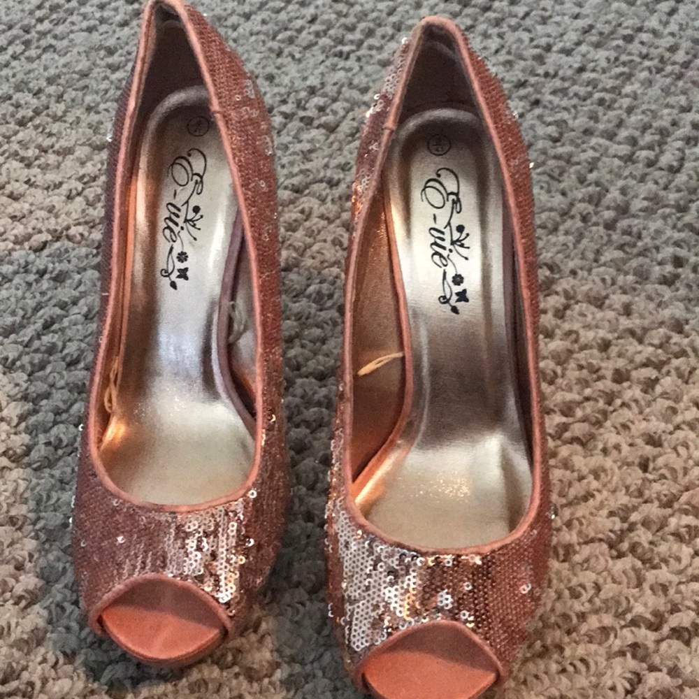 Never worn pink sequin shoes Usa 10.5/11 uk 8